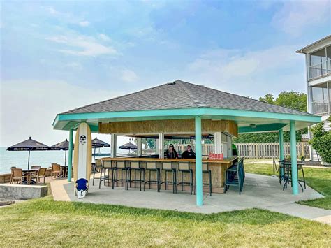 put in bay swim up bar  Put-in-Bay is a village on South Bass Island